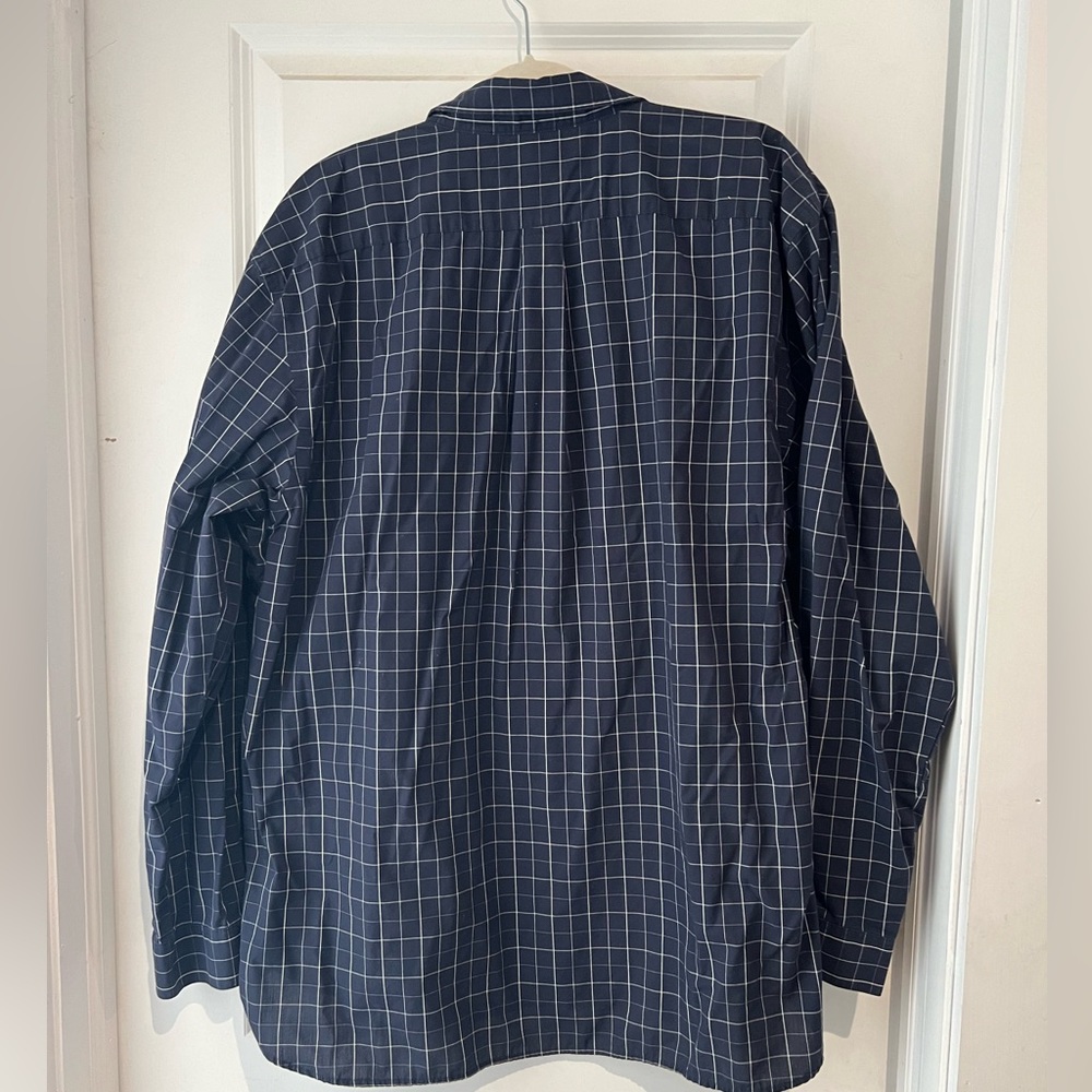 Van Heusen Button Down - Picture 2 of 4